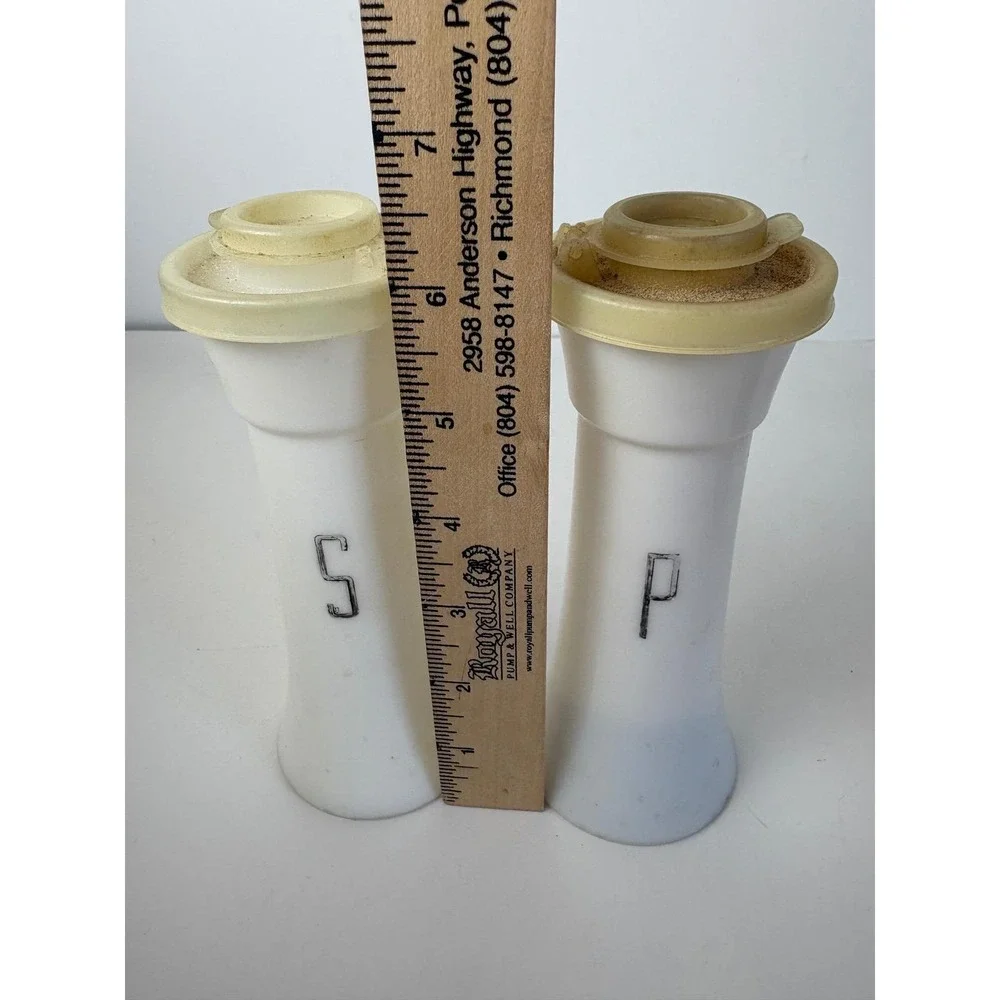 Vintage Tupperware Hourglass Salt and Pepper‎ Shakers White Set of 2 Flip Top 6